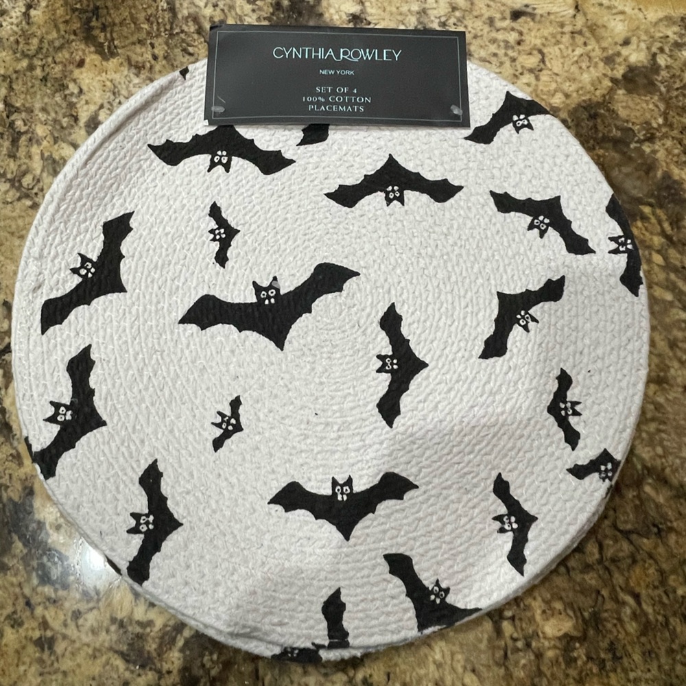 Cynthia Rowley BATS 15” round placement set of 4 - Brand new